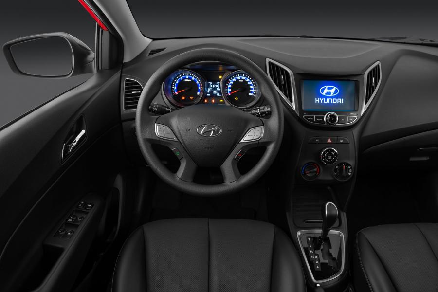 Торпедо Hyundai HB20 Spicy 1.6 Automatic 2015 года  (фото 8 из 29)